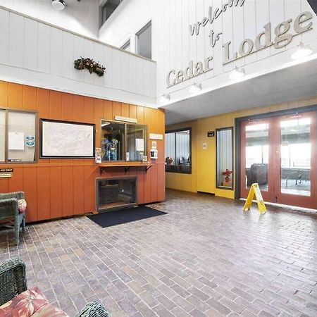 Cute Lower Level Cedar Lodge Room With Balcony & Lake Views! Laconia Zewnętrze zdjęcie