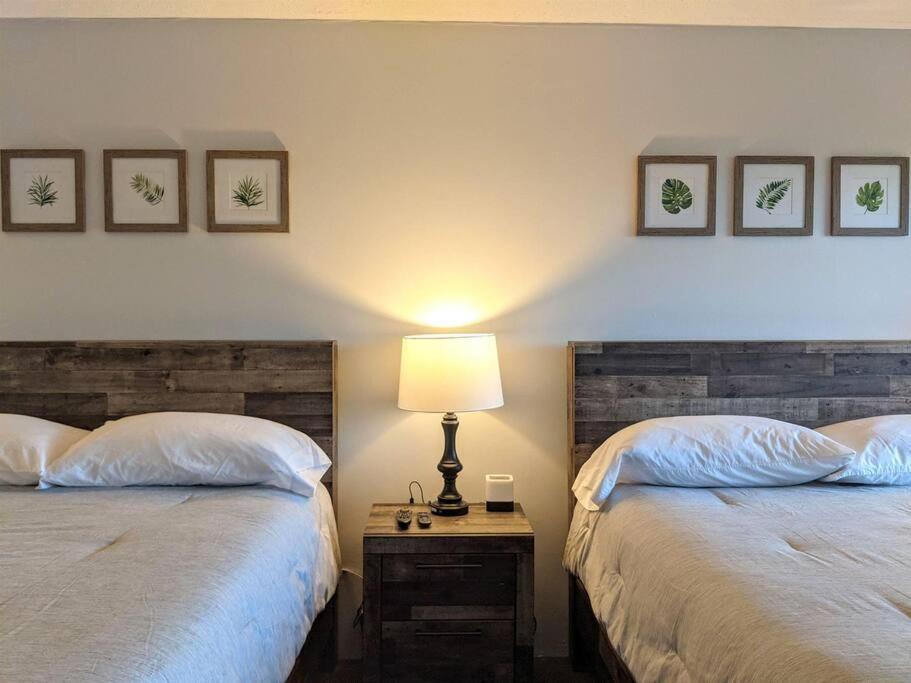 Cute Lower Level Cedar Lodge Room With Balcony & Lake Views! Laconia Zewnętrze zdjęcie