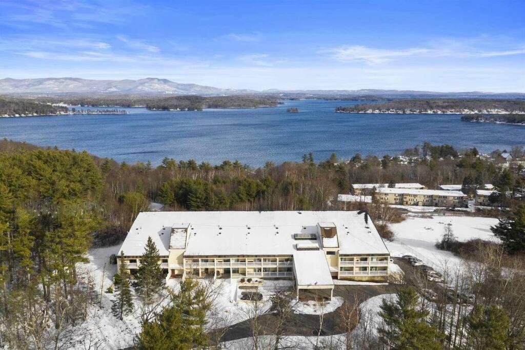 Cute Lower Level Cedar Lodge Room With Balcony & Lake Views! Laconia Zewnętrze zdjęcie